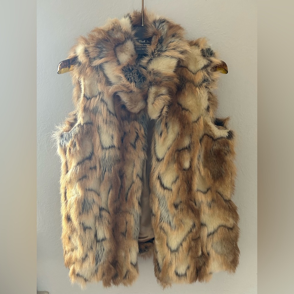Rachel Zoe faux fur vest. Color: Camel. Size: XS